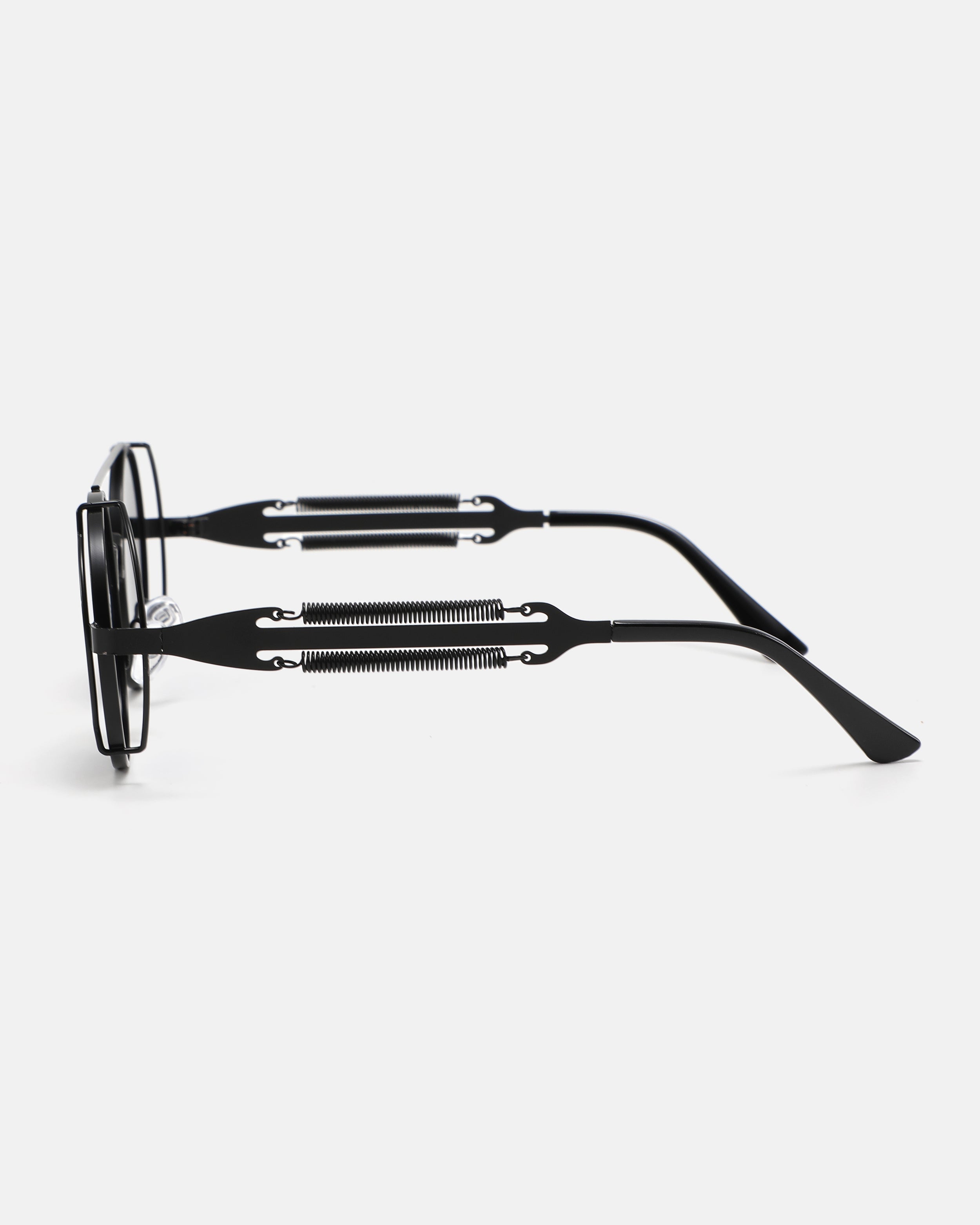 HELIX Round Sunglasses | Black