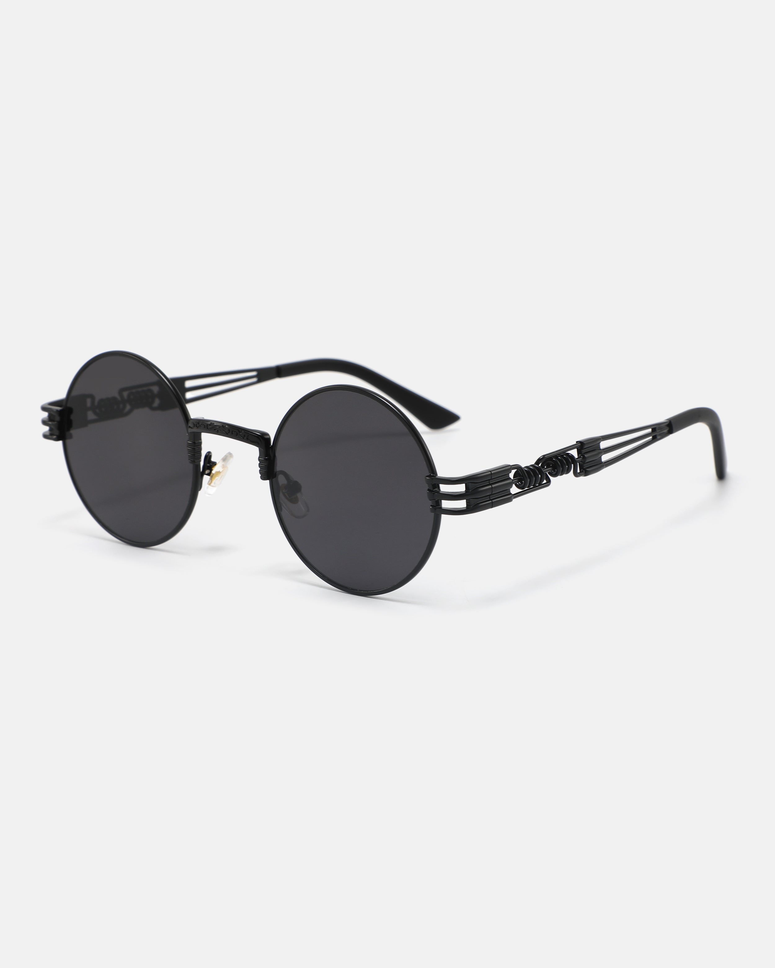 HALO Round Sunglasses | Black