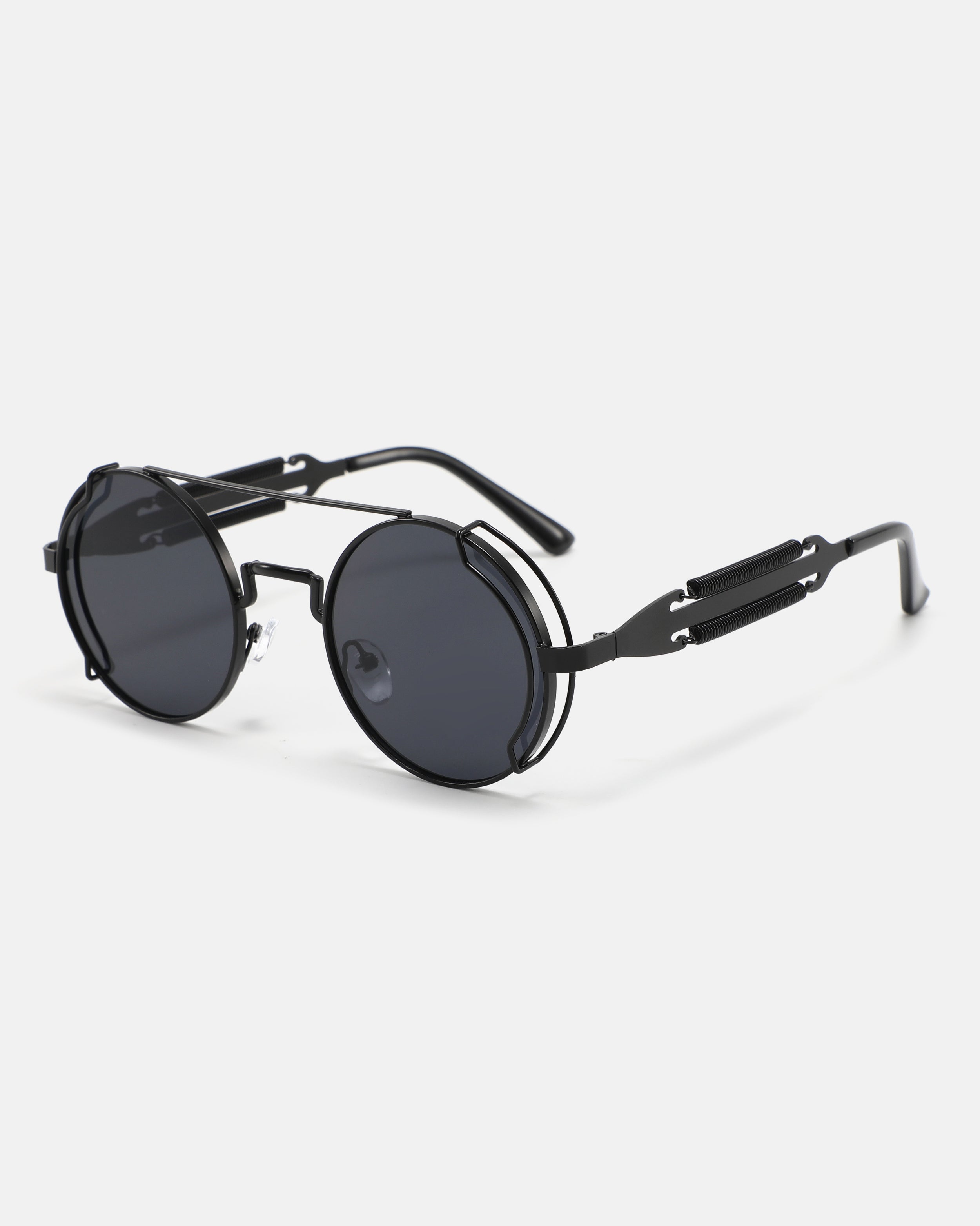 HELIX Round Sunglasses | Black