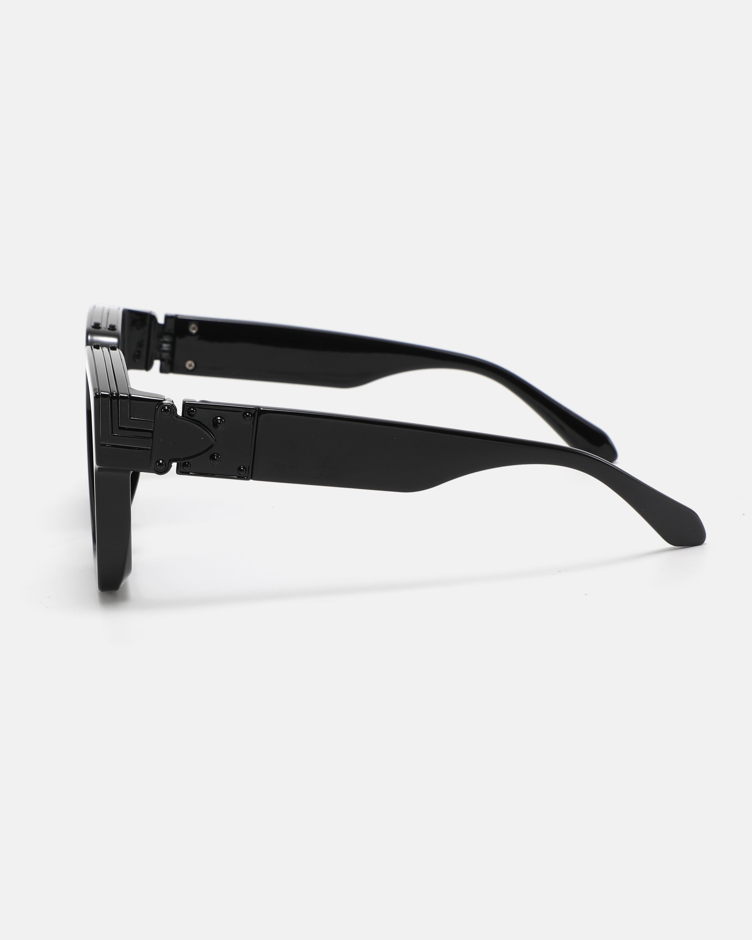 LUMINARY Square Sunglasses | Black